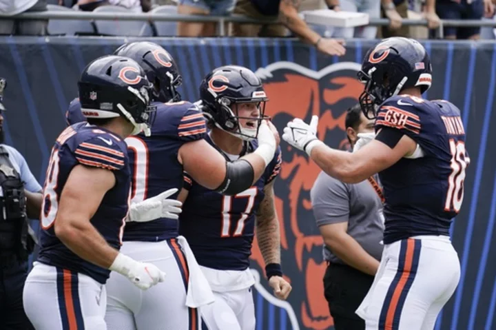 Bears waive QB Walker, clearing way for rookie Bagent to back up Fields