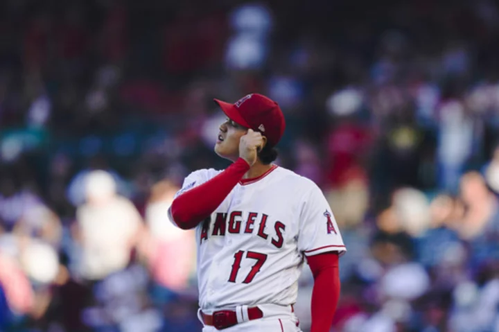 Shohei Ohtani hits 40th homer after leaving mound early with cramps in Seattle's 5-3 win over Angels