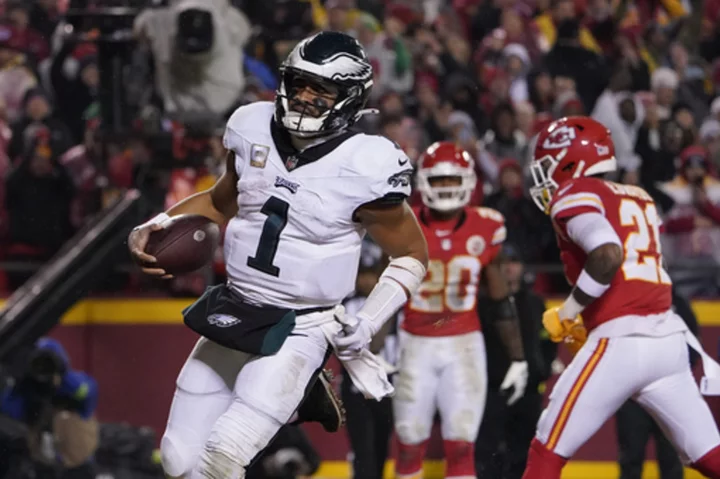 Jalen Hurts and the Eagles continue to find ways to win in latest victory over the Chiefs