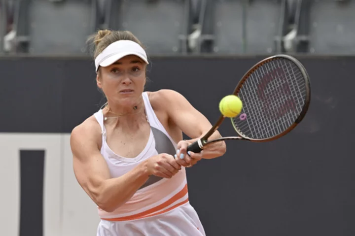 New mom Elina Svitolina beats seeded player at French Open in 1st Slam match in 16 months