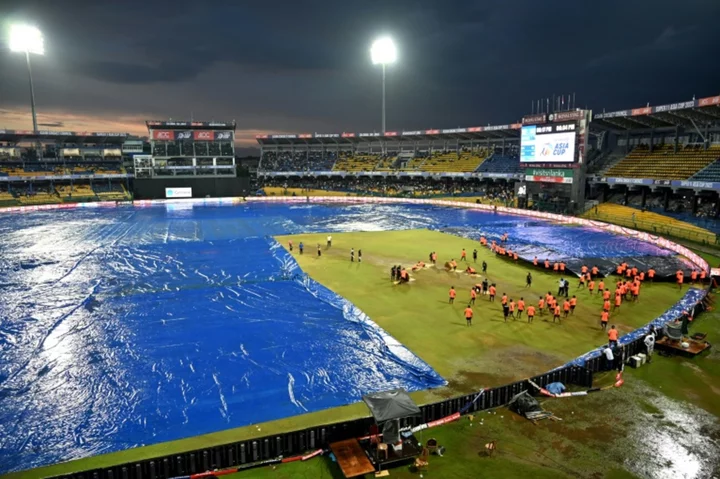 Rain forces India-Pakistan clash into reserve day