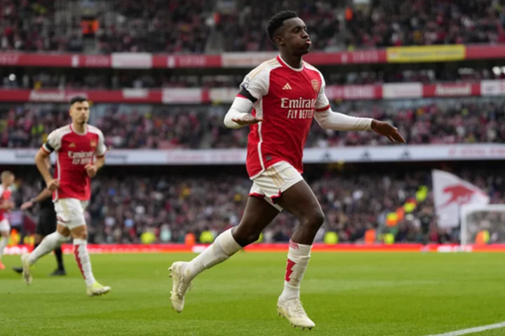 Eddie Nketiah scores hat trick as Arsenal routs last-place Sheffield United 5-0 in Premier League