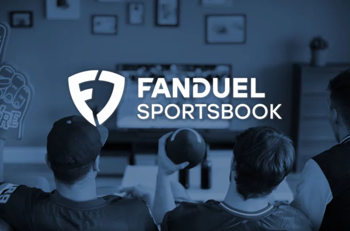 Bet $10, Win $250 GUARANTEED Tonight With FanDuel and DraftKings UFC Promo Codes!