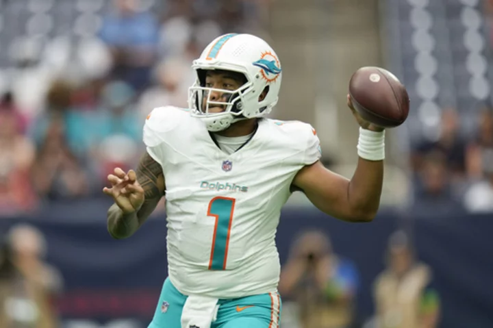 Tua Tagovailoa rebounds after interception to help Dolphins beat Texans 28-3