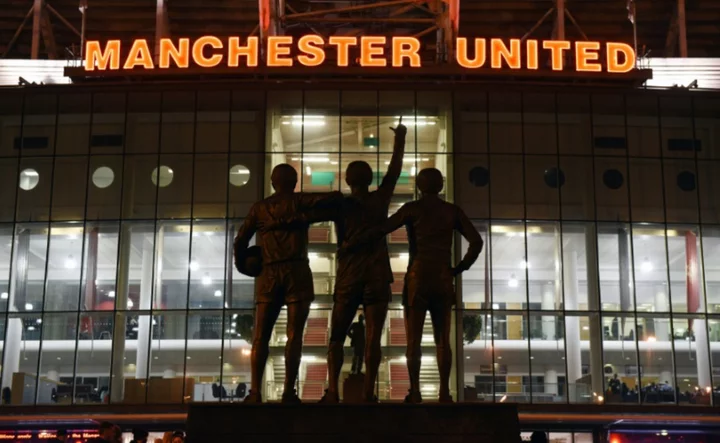 Billionaire Ratcliffe mulls Man Utd minority stake: reports