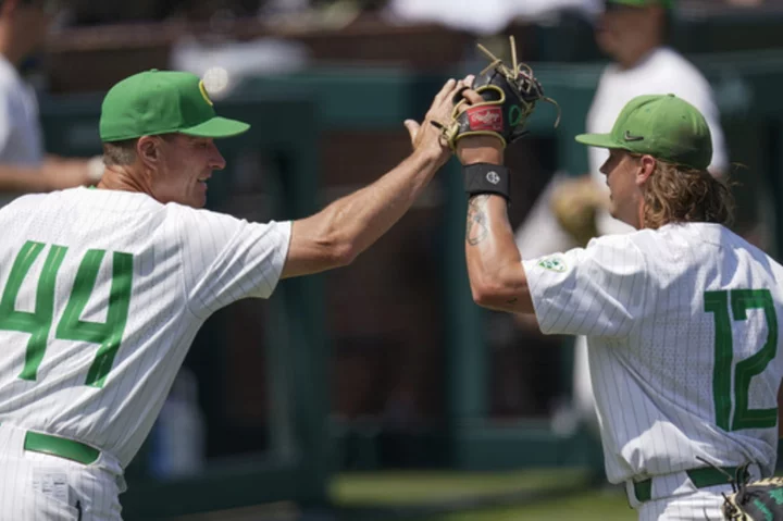 Top seeds unbeaten in early NCAA Tournament baseball regional games