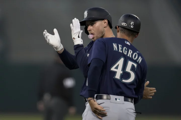 Crawford homers, Kelenic drives in two to back Castillo's win as Mariners beat A's 7-2