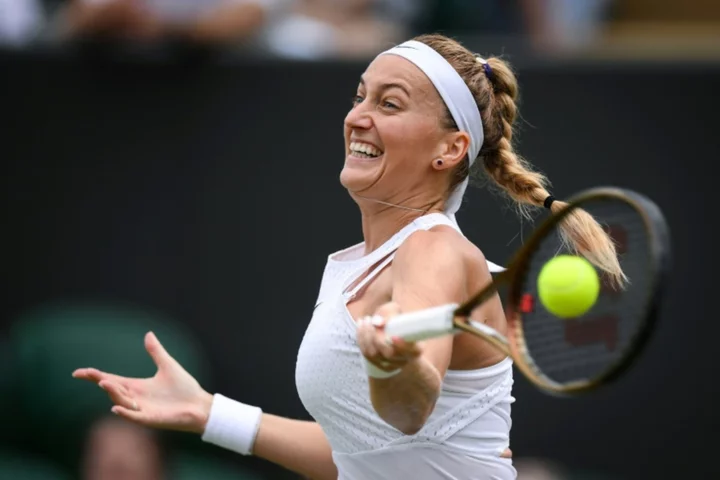 Kvitova stays on track for 3rd Wimbledon title