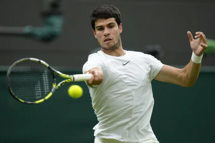 Alcaraz starts his Wimbledon with a straight-set win, defending champion Rybakina beats Rogers