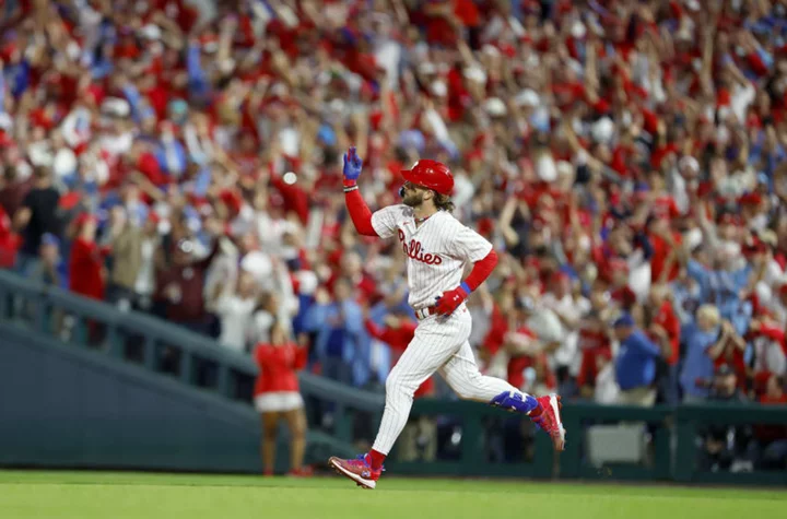 Phillies troll Braves and Orlando Arcia with hilarious shirt during clubhouse celebration