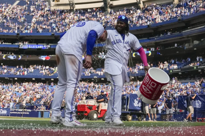 Toronto Blue Jays slugger Vladimir Guerrero Jr. day-to-day with right knee inflammation