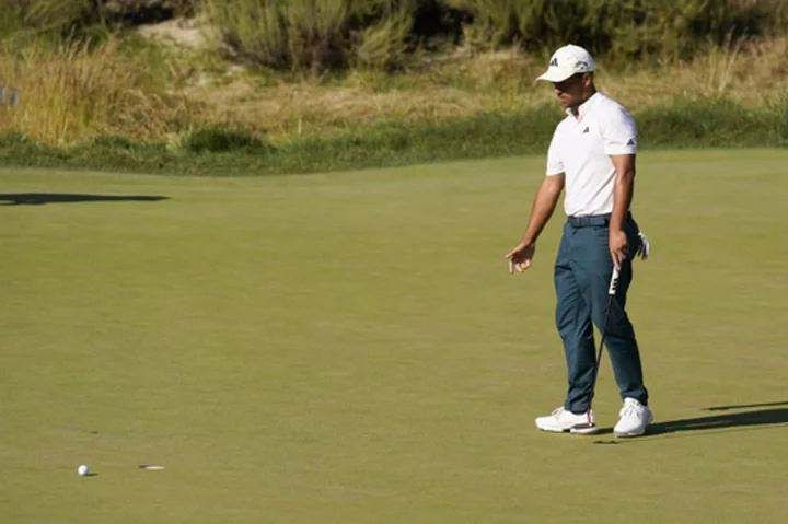 Xander Schauffele slips back with 73 on a difficult day at US Open