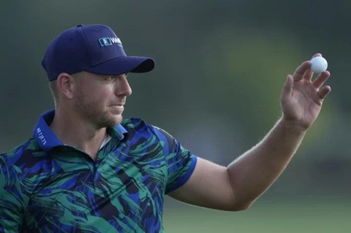 Wallace birdies the entire back 9 in Dubai and leads European tour finale