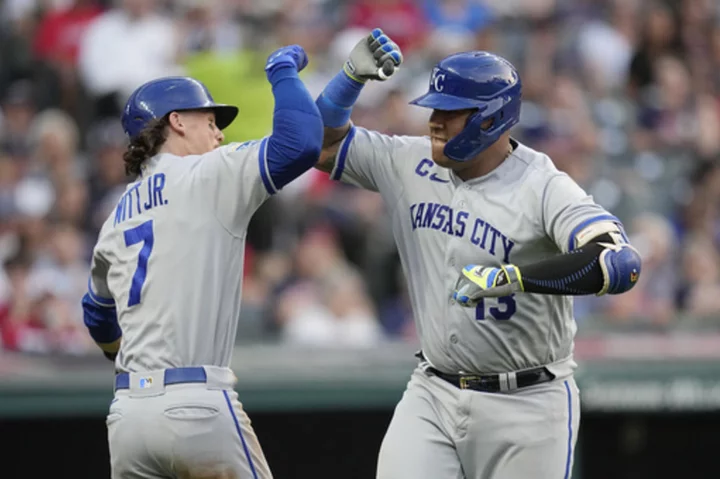 Salvador Perez hits his 200th homer as a catcher as the Royals beat the Guardians 5-3