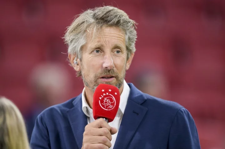 Van der Sar to quit as Ajax chief after 'tough period'