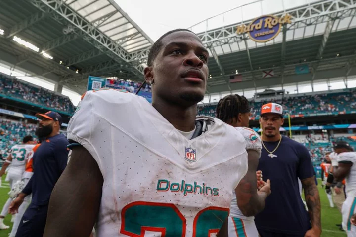 NFL roundup: Dolphins score 70 points in routing Broncos