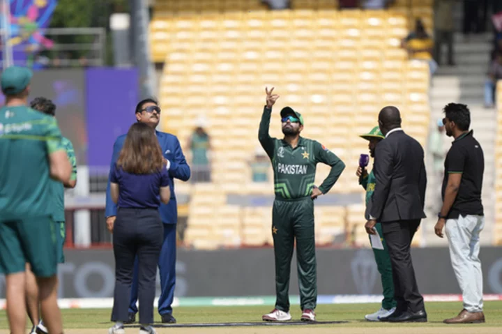 Pakistan wins toss, elects to bat against red-hot South Africa in must-win World Cup game