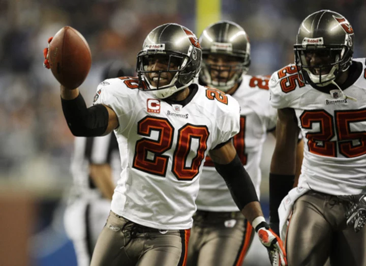 Hall of Famer Ronde Barber emerged from shadow of twin brother Tiki to make name for himself