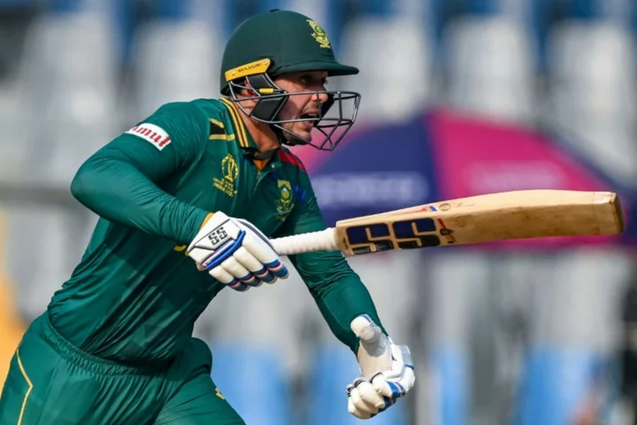 Ton-up De Kock leads South Africa to 382-5 against Bangladesh