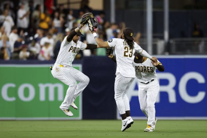 Machado, Soto and Sánchez homer to help the Padres beat the Pirates 5-1