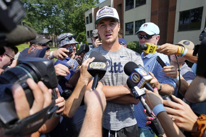 Kenny Pickett arrived for his second Steelers training camp with confidence ... and a foot massager