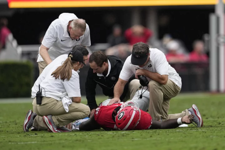 Georgia loses starting tackle Mims as headliner of imposing injury list