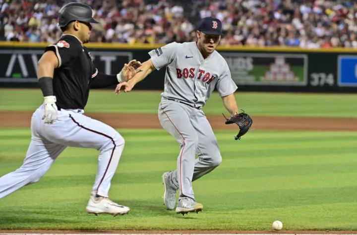 Red Sox: Kutter Crawford makes insane diving play, but leaves due to injury