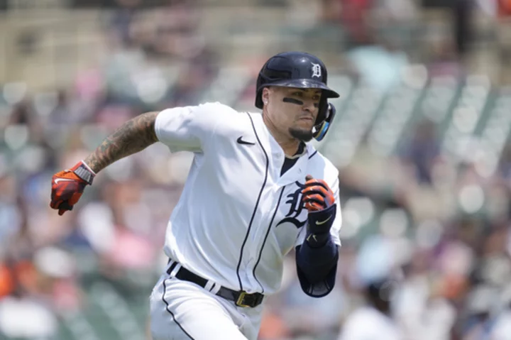 Zack Short homers, Javier Báez gets 1,000th hit to lead Tigers over Royals 9-4