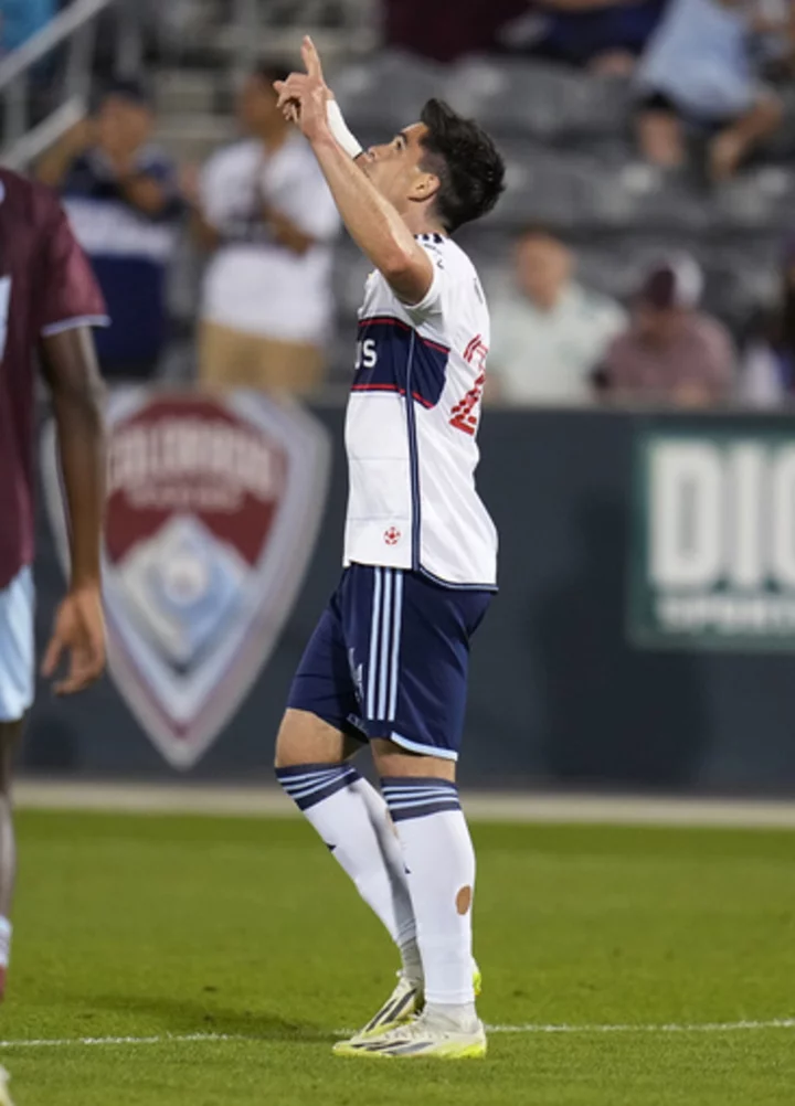 Brian White scores his 13th goal of the season to help Whitecaps tie the Rapids 2-2