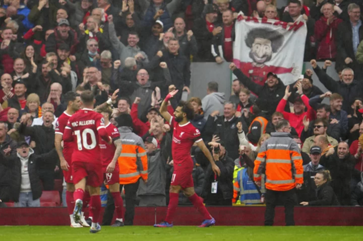 Premier League mourns death of Bobby Charlton. Man City and Liverpool get back on track with wins