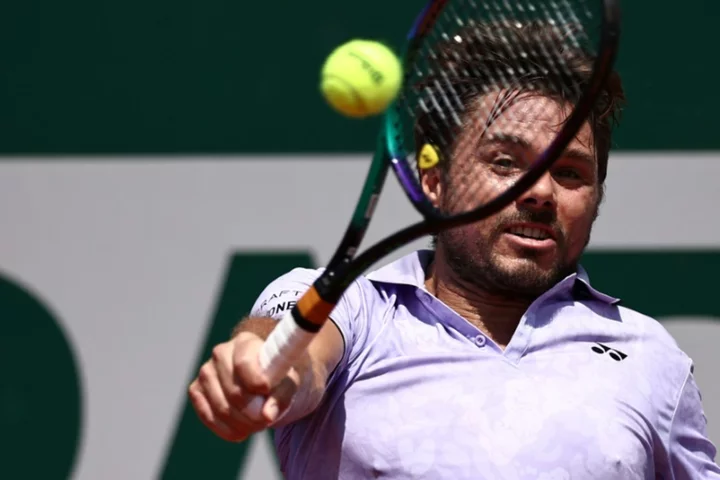 Wawrinka triumphs in four-hour 35-minute French Open marathon