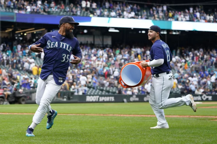 Mariners find themselves in rare spot heading into September: first place