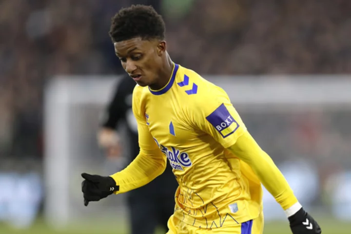 Demarai Gray joins Al-Ettifaq from Everton on Saudi transfer deadline day