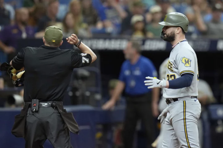 Brewers place OF/DH Jesse Winker on injured list, recall IF Abraham Toro