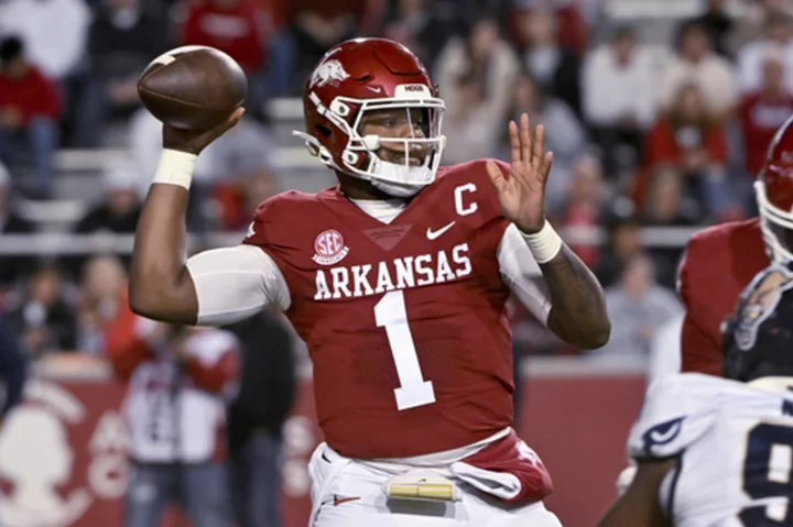 Jefferson's 3 TD passes help Arkansas roll past Florida International, 44-20