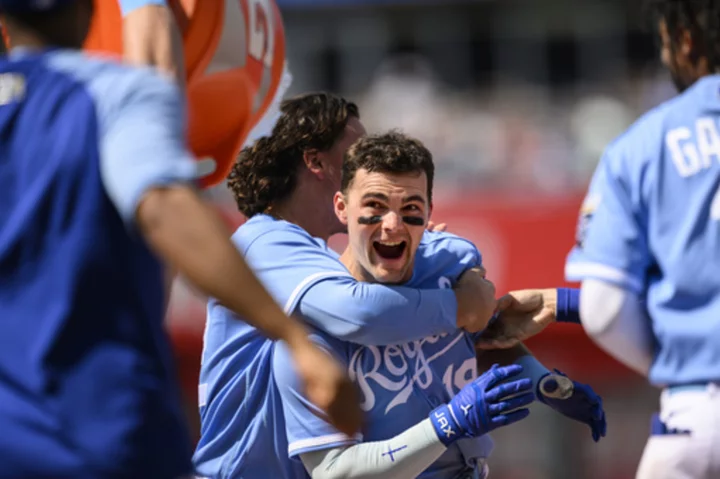 Massey’s walk-off single caps Royals' rally for 3-2 win over Nationals