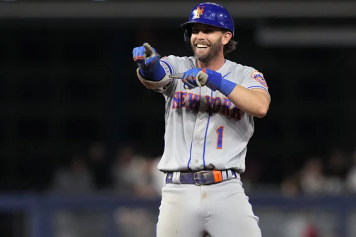 Mets' McNeil has torn elbow ligament, not expected to need surgery