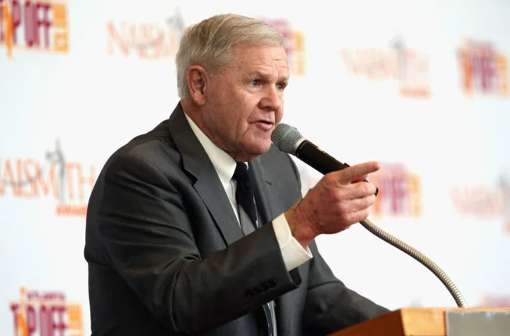 John Calipari mourns loss of his friend, Louisville coach Denny Crum