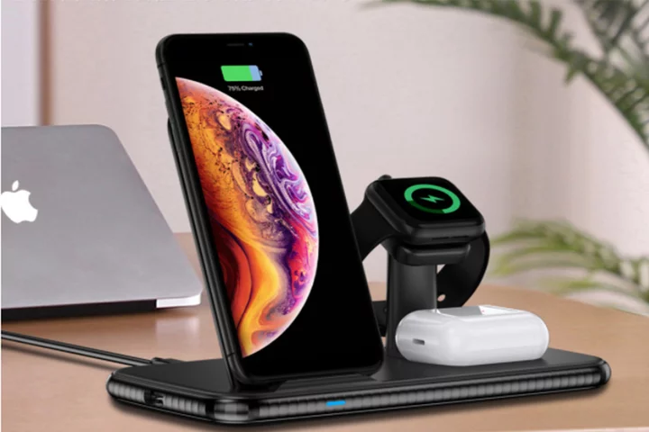 Save $40 on this 4-in-1 wireless charging hub