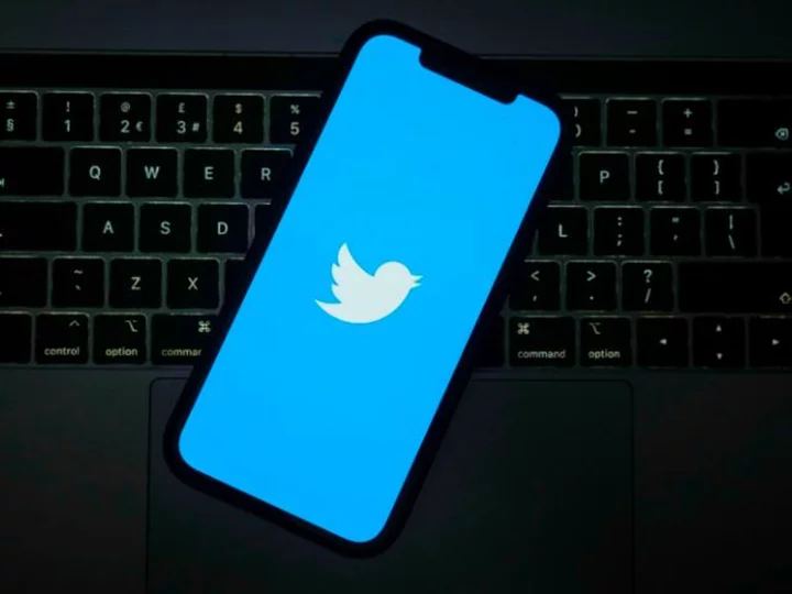 Twitter's new encrypted message feature criticized by security and privacy experts