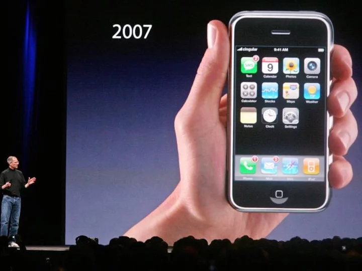 'Elusive' Apple iPhone from 2007 sells for $190,000