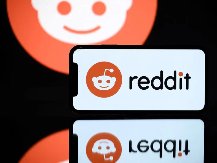Reddit blackout protest to continue indefinitely, moderators say