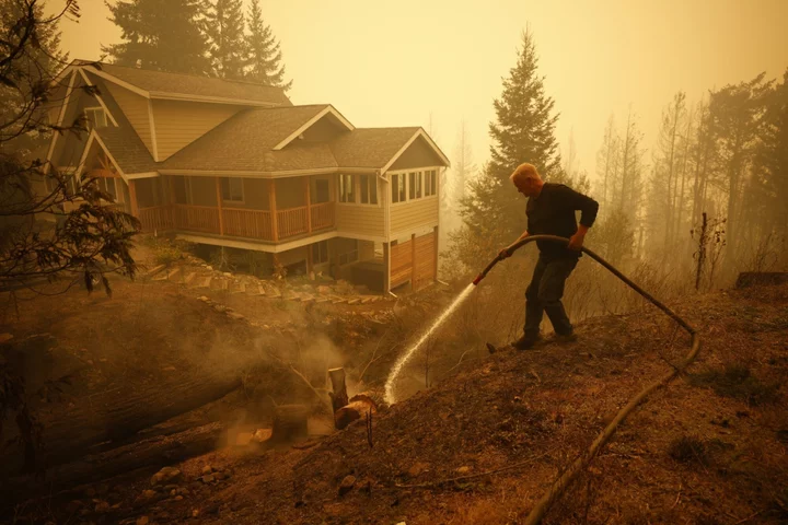 Trudeau Slams Facebook for Blocking News With Wildfires Raging in Canada