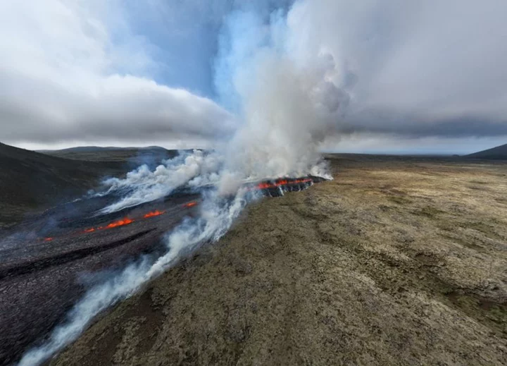 Iceland volcano eruption slowing, gas pollution drops