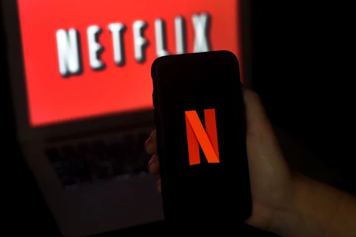 Netflix Steps Up Videogame Challenge to Microsoft. The Cloud Is Its Battlefield.