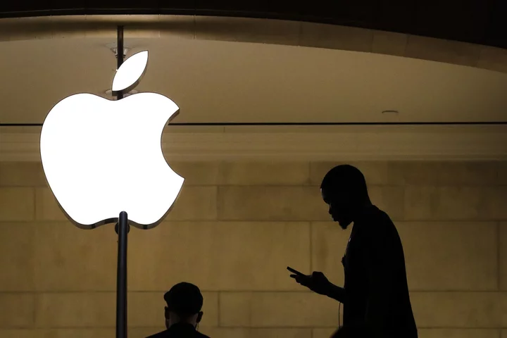 Apple Hit With French Objections Over Advertising User Data