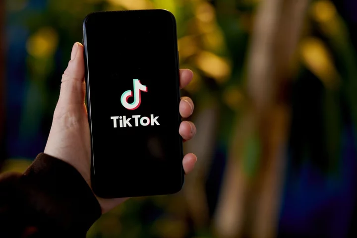 NYC Bans TikTok From Government Phones on Security Concerns