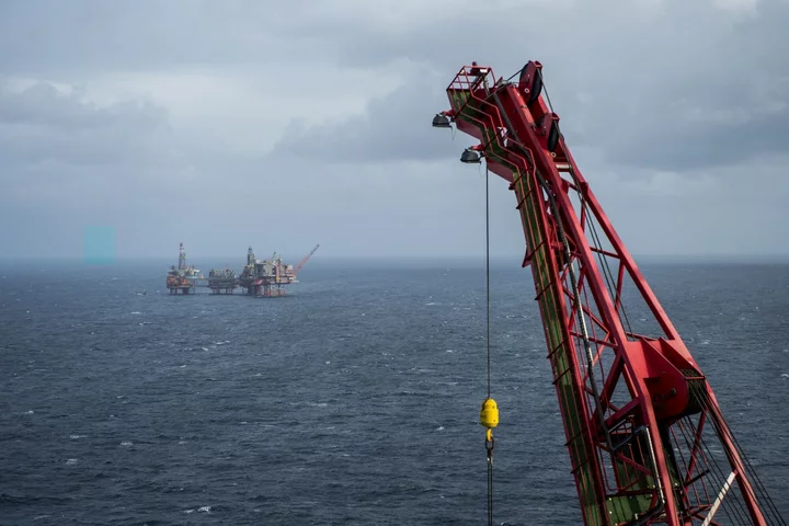 UK North Sea Carbon Emissions Fall for Third Consecutive Year