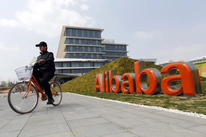 Alibaba, NIO, XPeng Stocks Climb. Chinese Businesses Get a Regulatory Boost.