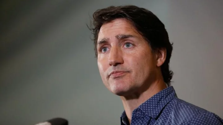 Canada wildfires: Trudeau criticises Facebook over news ban amid crisis
